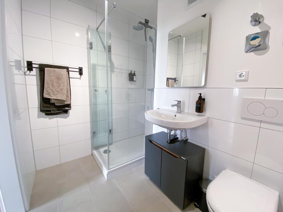 Schoene Wohnung Mit Rheinblick/Duesseldorf/Neuss/Messe Exteriör bild