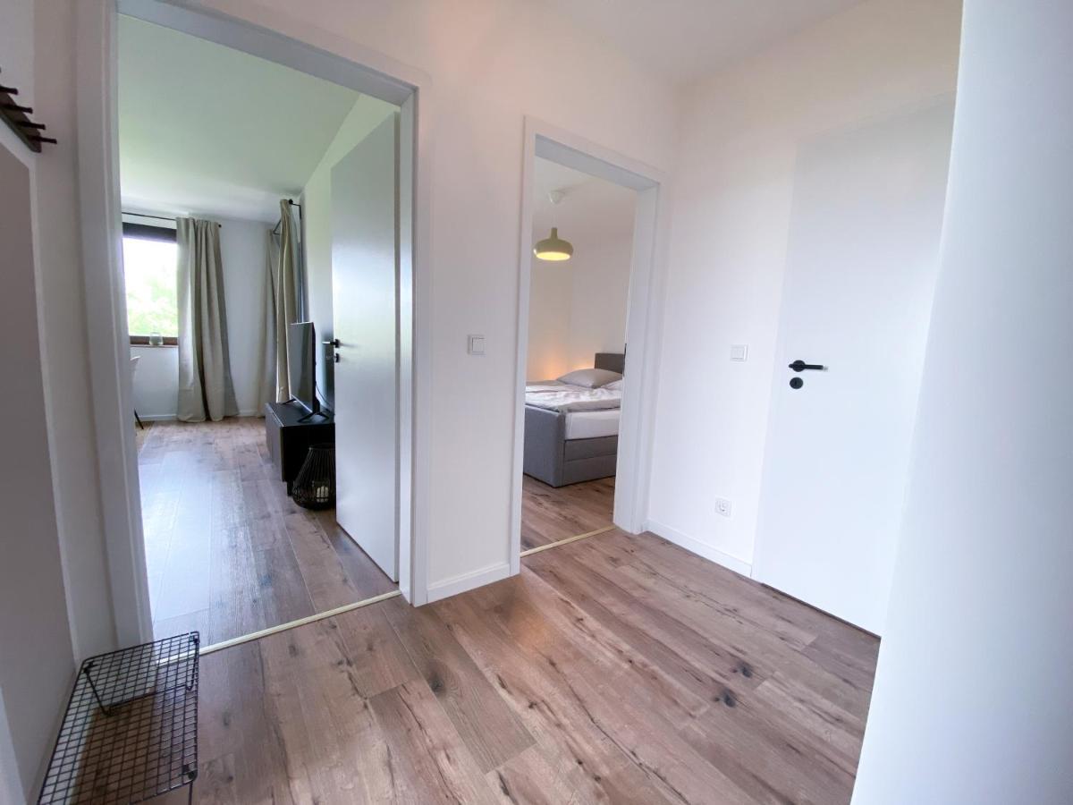Schoene Wohnung Mit Rheinblick/Duesseldorf/Neuss/Messe Exteriör bild