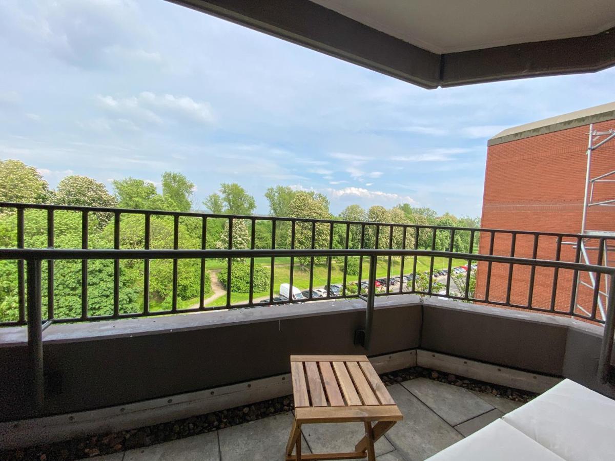 Schoene Wohnung Mit Rheinblick/Duesseldorf/Neuss/Messe Exteriör bild