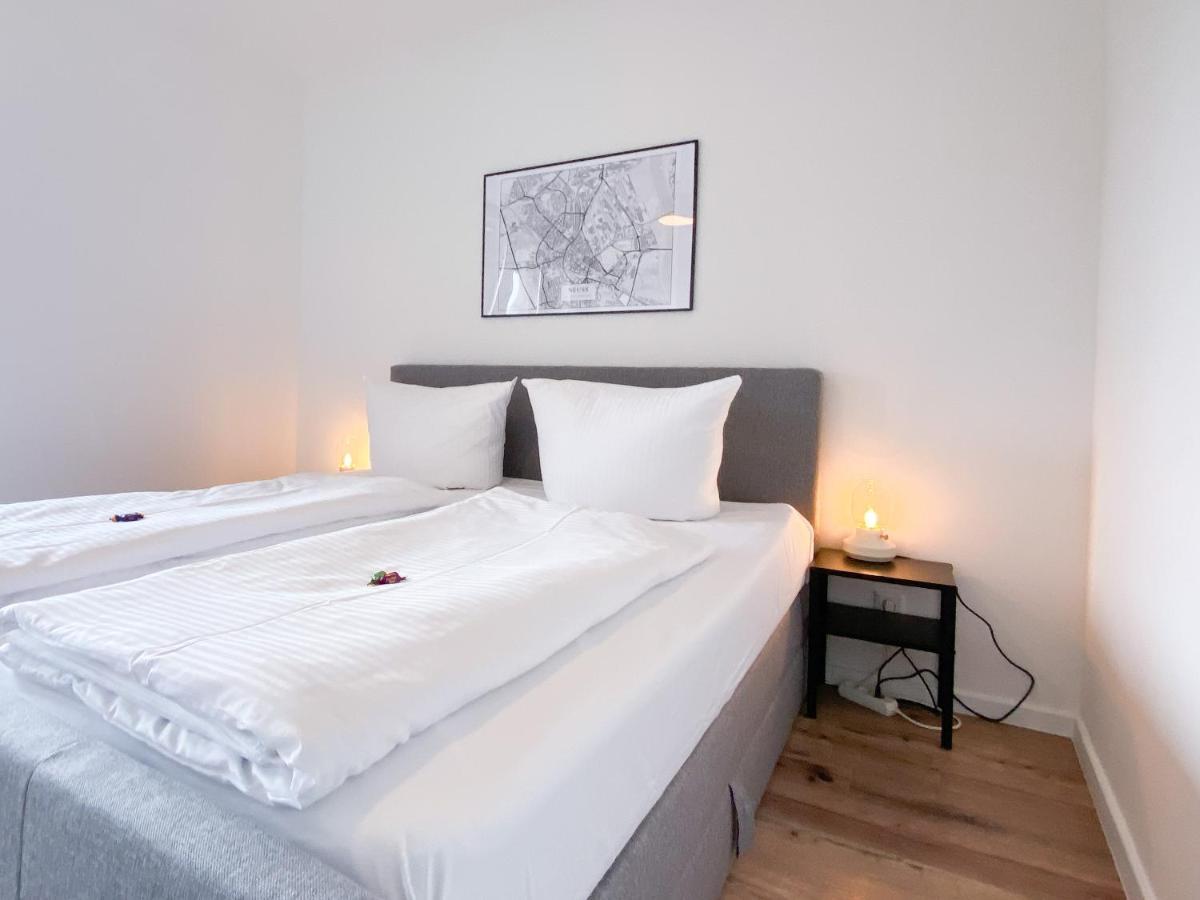 Schoene Wohnung Mit Rheinblick/Duesseldorf/Neuss/Messe Exteriör bild