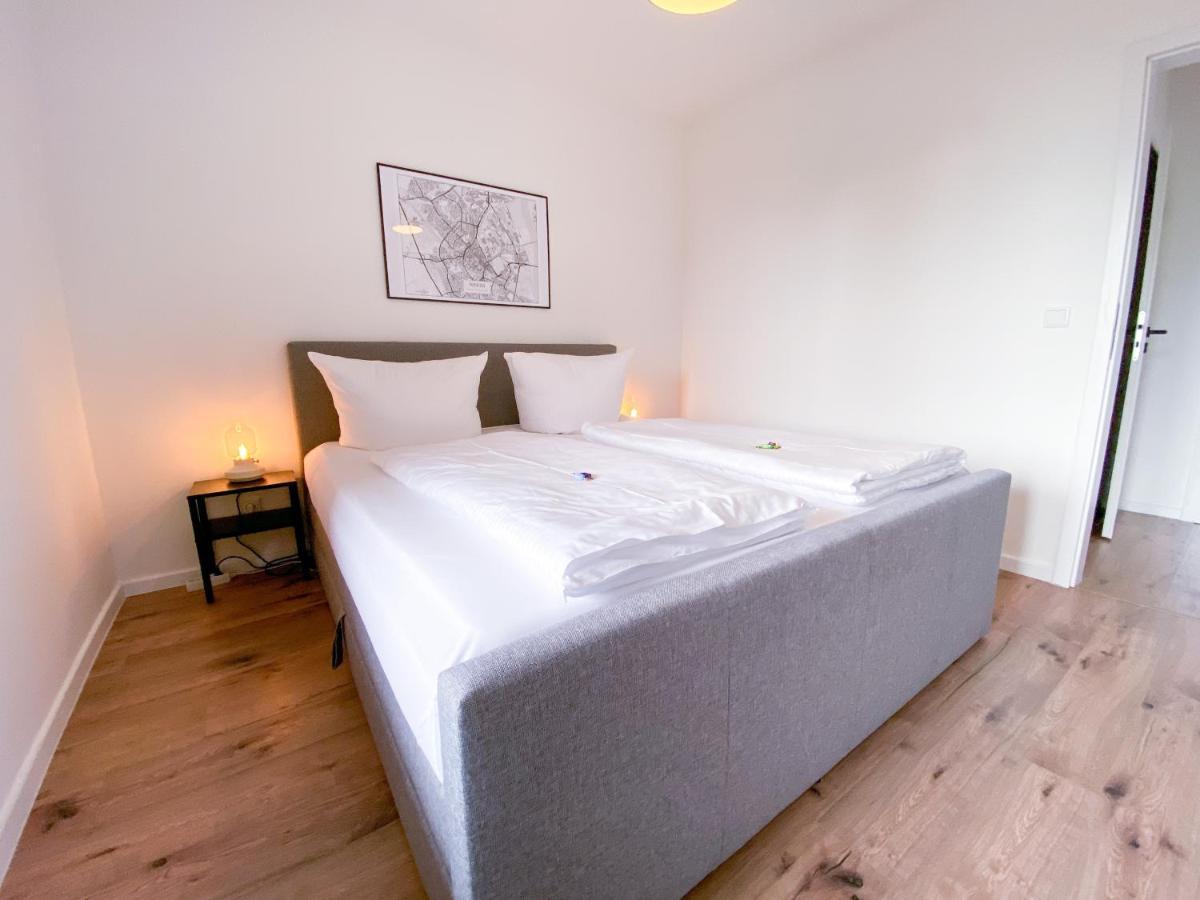 Schoene Wohnung Mit Rheinblick/Duesseldorf/Neuss/Messe Exteriör bild